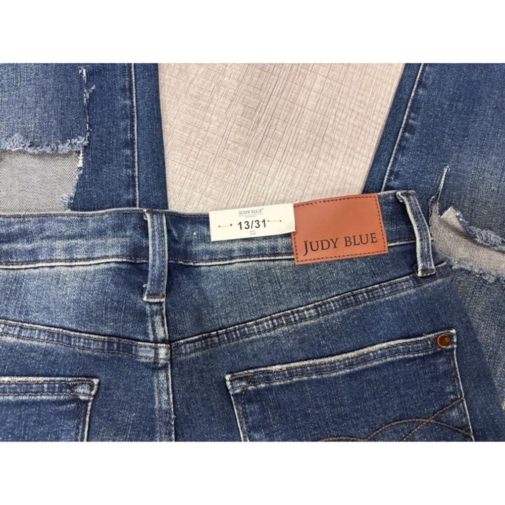 Judy Blue High Waist Distressed Dad Jeans – Size 13/31 – NWT